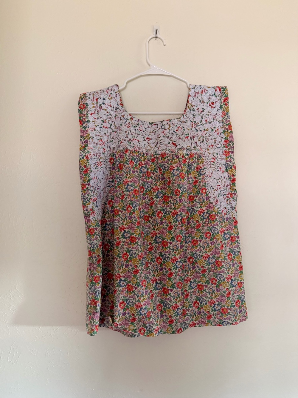 J. Marie Floral Sleevless Top Size Medium - Picture 5 of 5